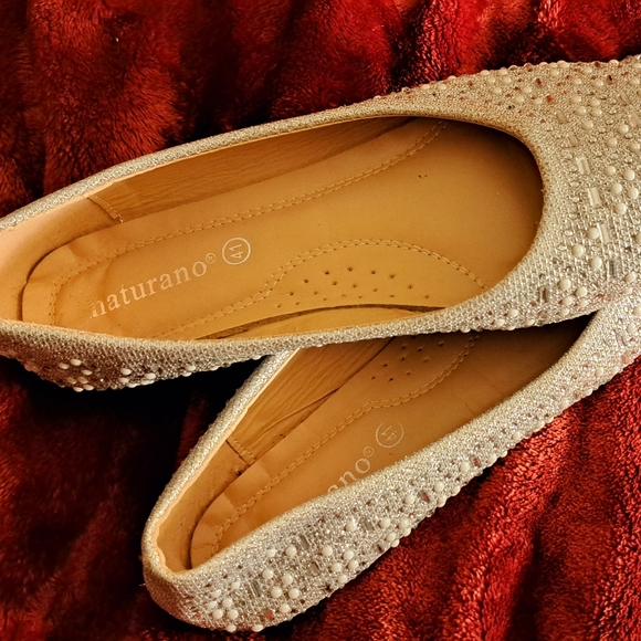 Shoe - Picture 4 of 4